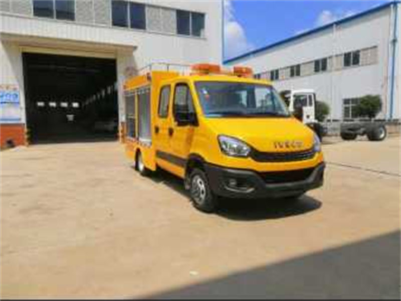 依维柯欧胜双排座救险车