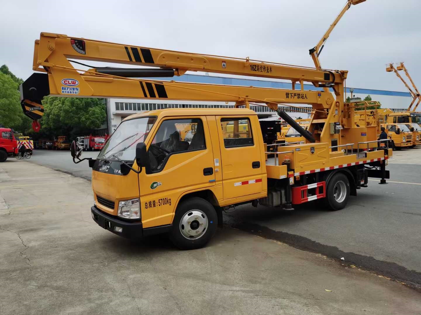 ​江铃顺达双排座16米折叠臂黄牌高空作业车
