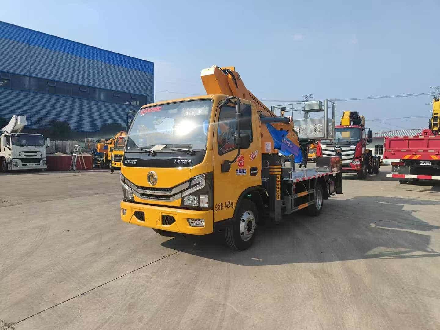 东风多利卡28米直臂高空作业车