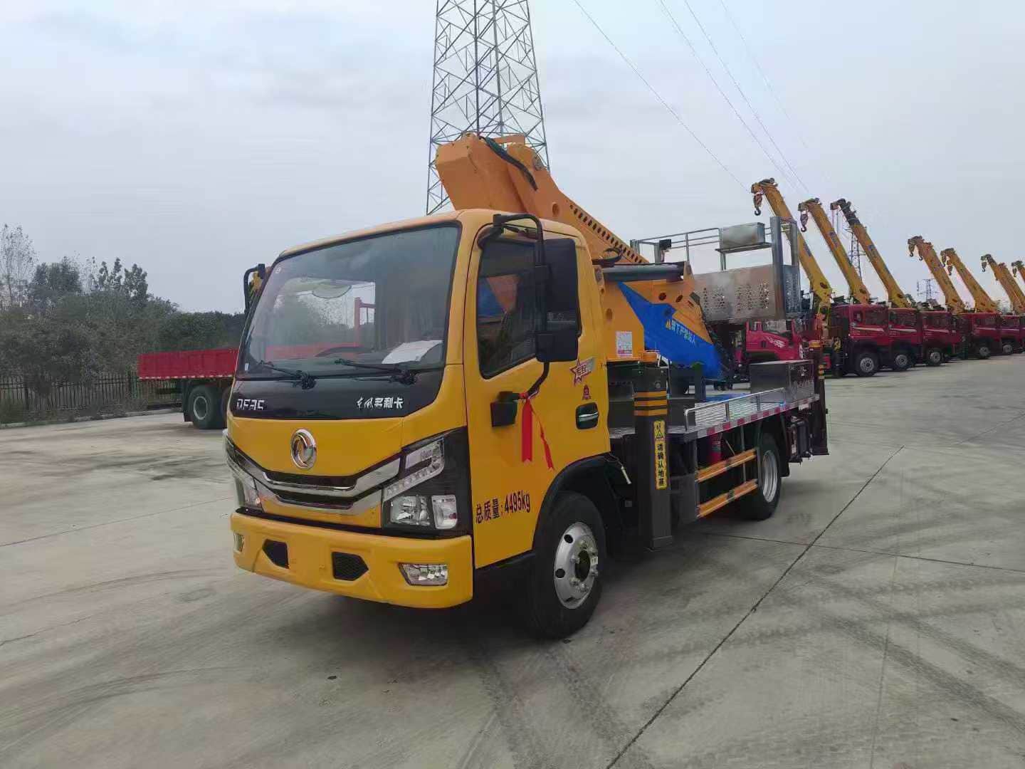 东风多利卡30米直臂高空作业车