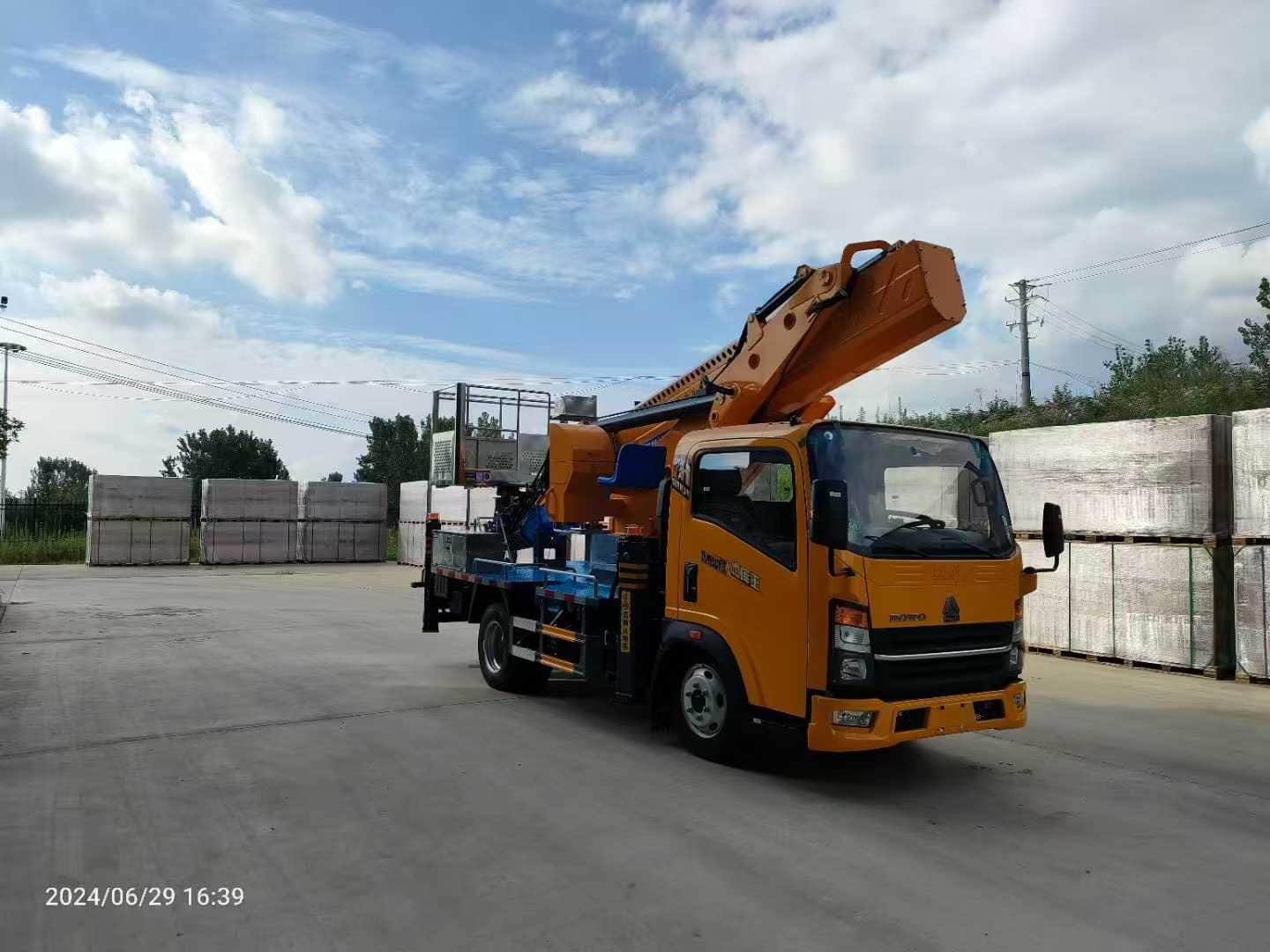 重汽蓝牌33米高空作业车