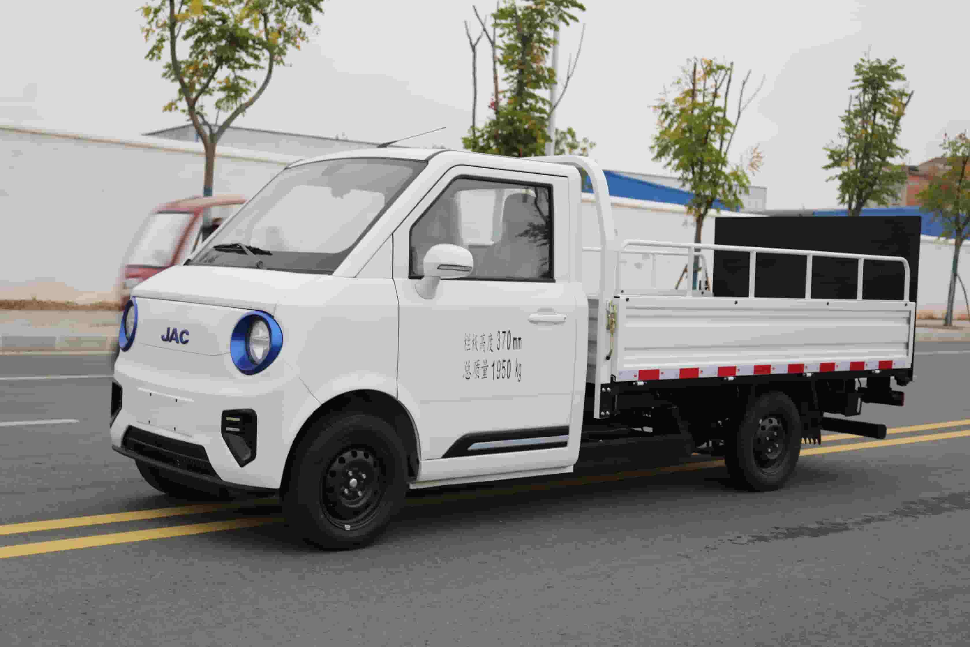 江淮卡拉纯电动桶装垃圾车