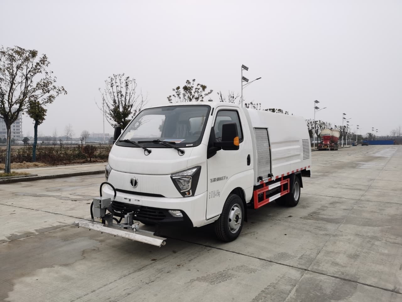 飞碟缔途EF3纯电路面养护车