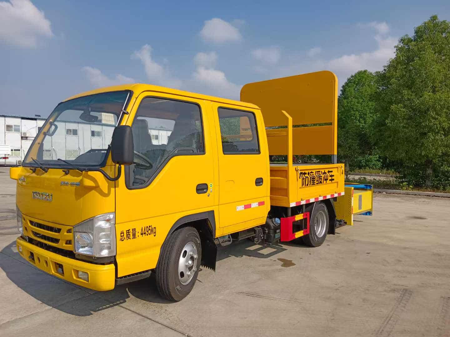 庆铃双排座防撞缓冲车