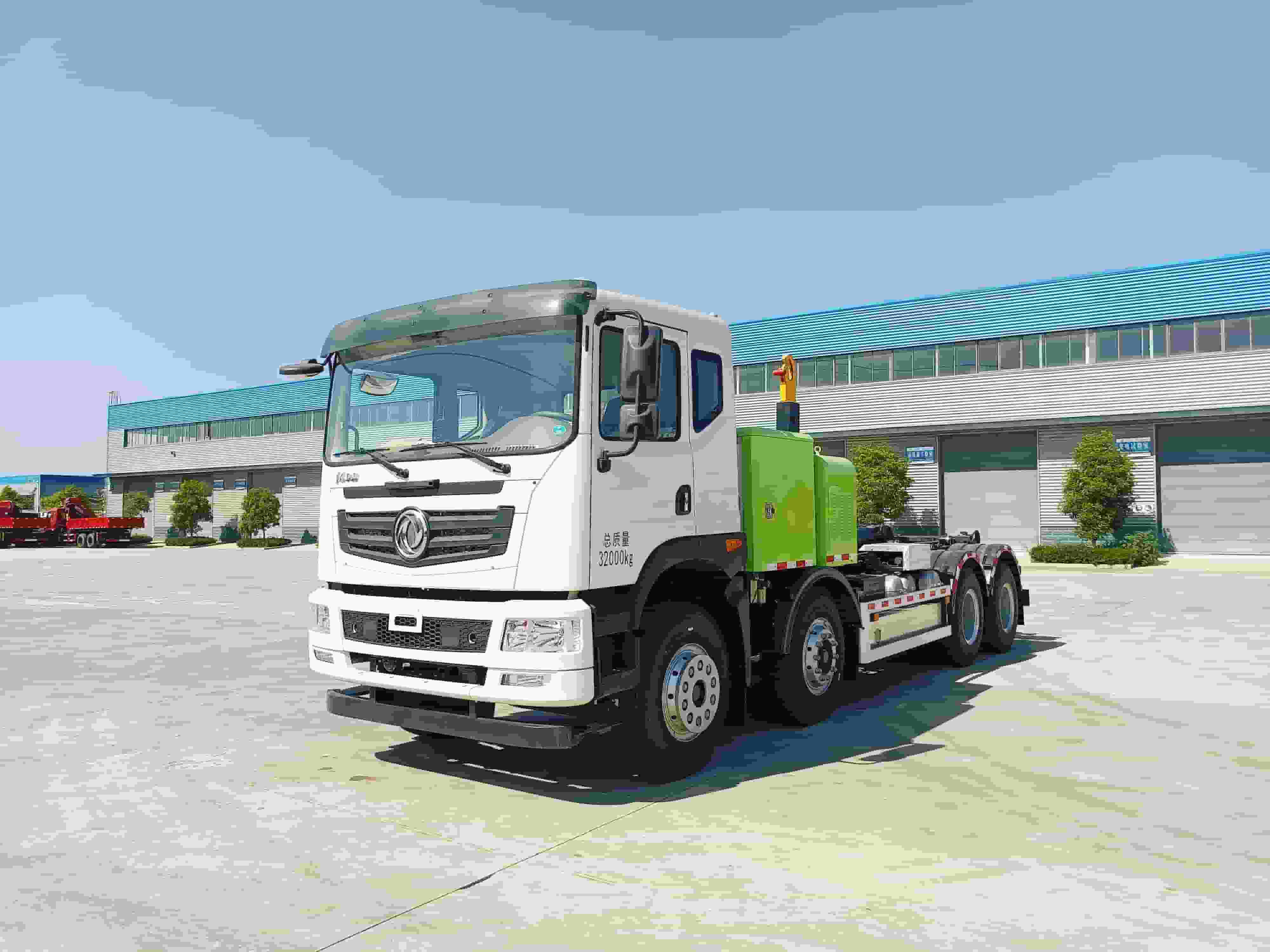 东风华神纯电动勾臂垃圾车