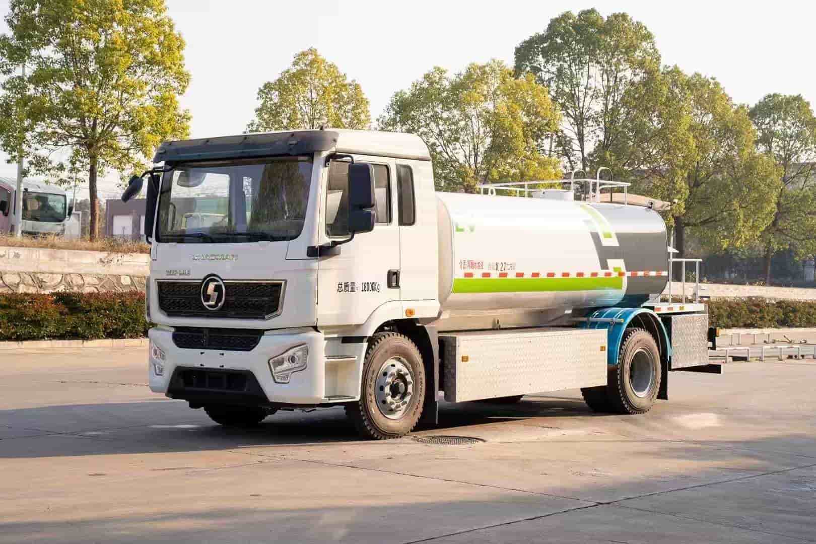 陕汽德创纯电动洒水车