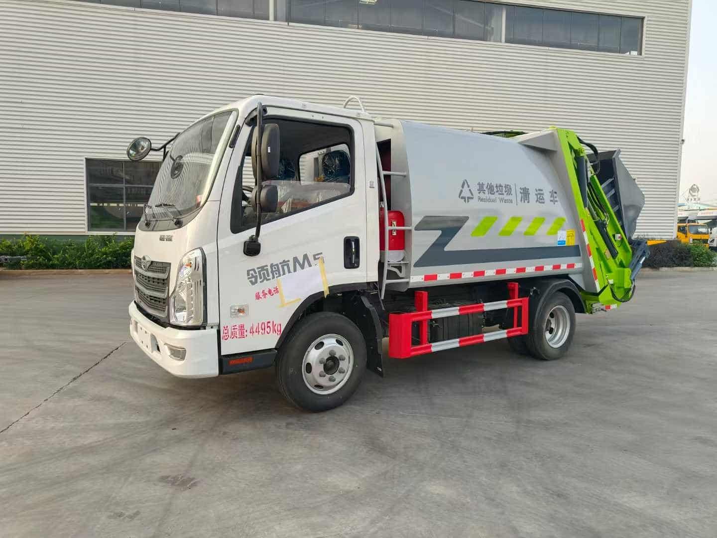 福田领航M5蓝牌6.5方压缩垃圾车