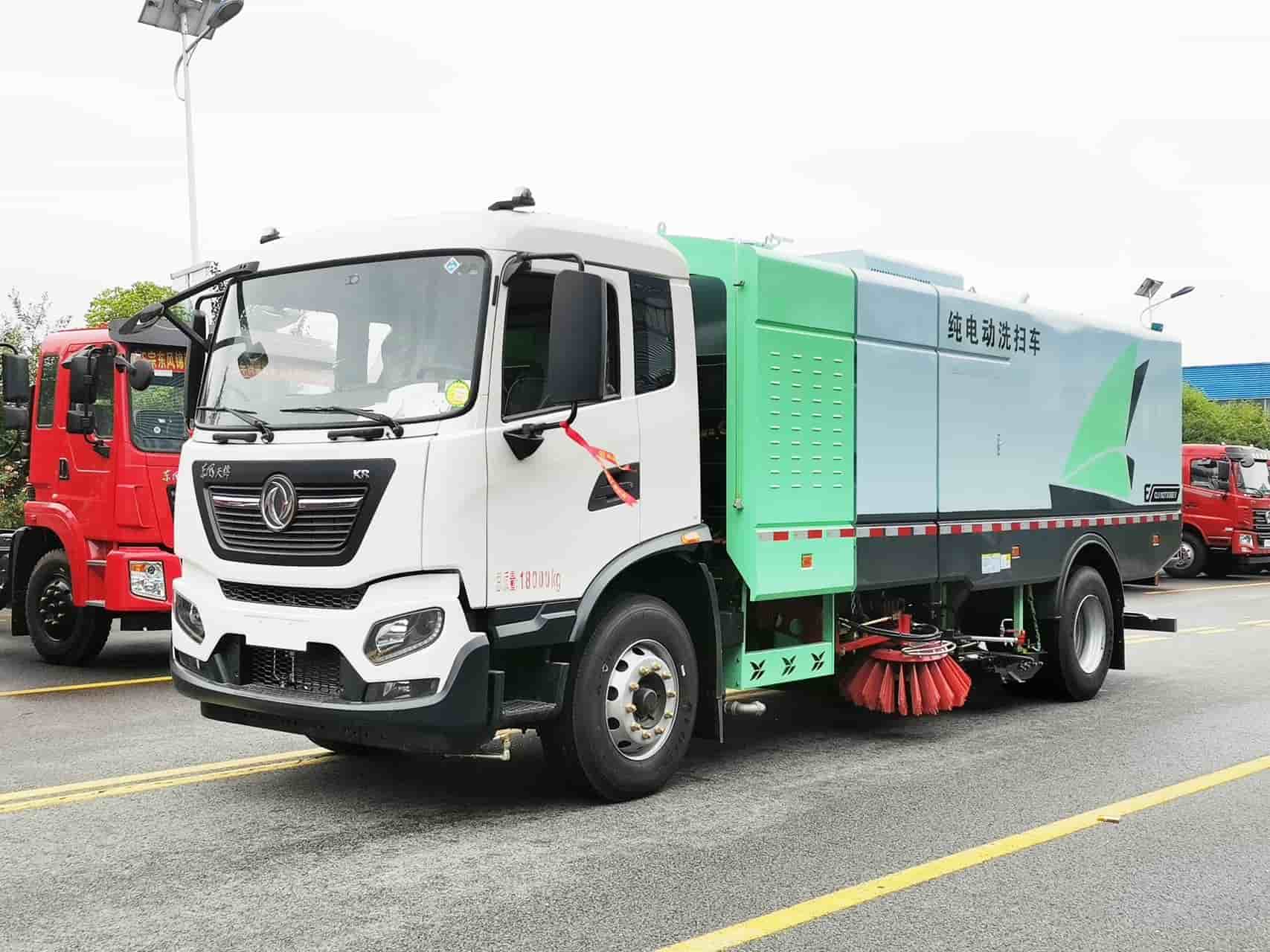 东风天锦纯电动洗扫车