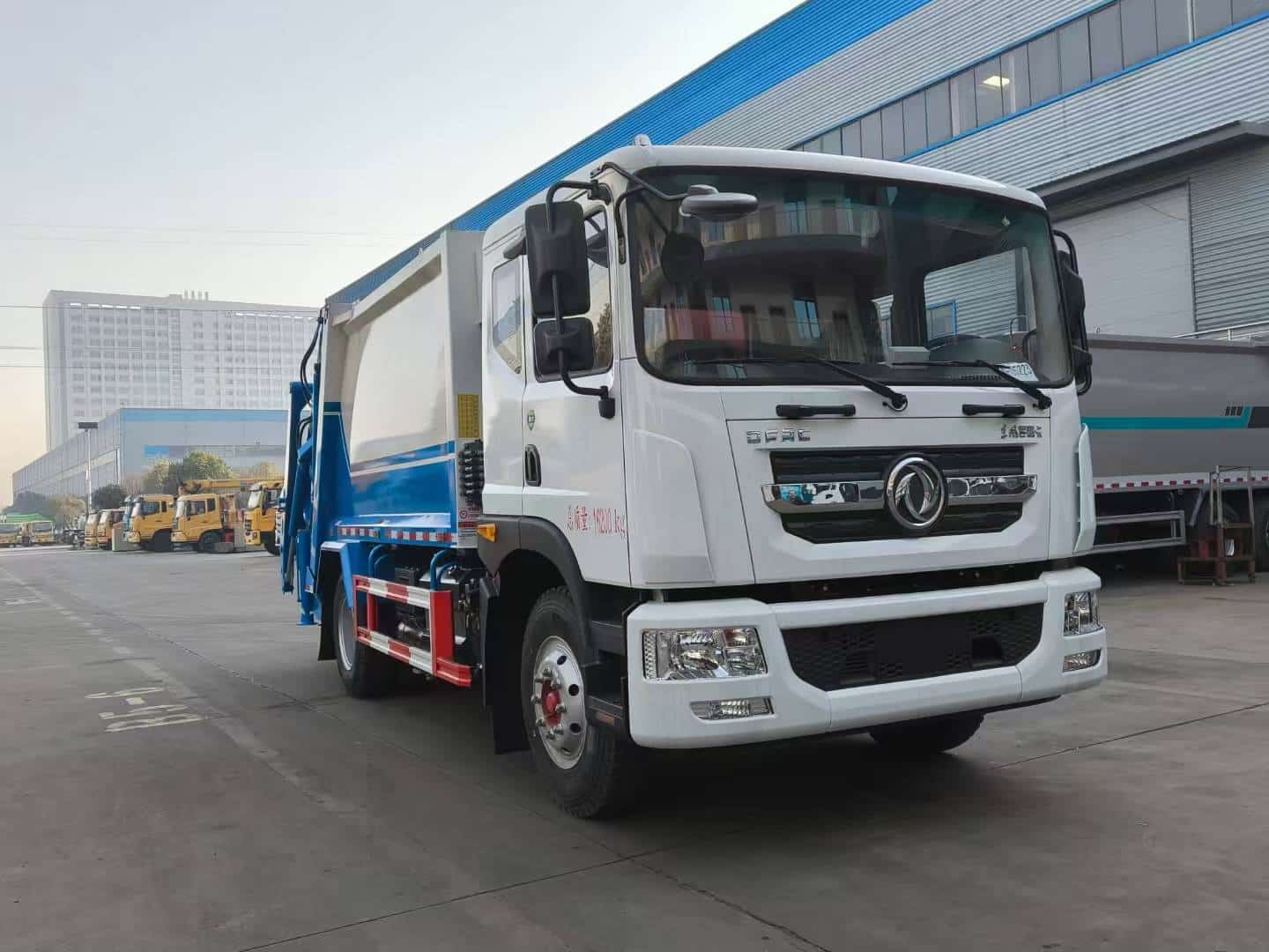 东风D9十二立方压缩垃圾车