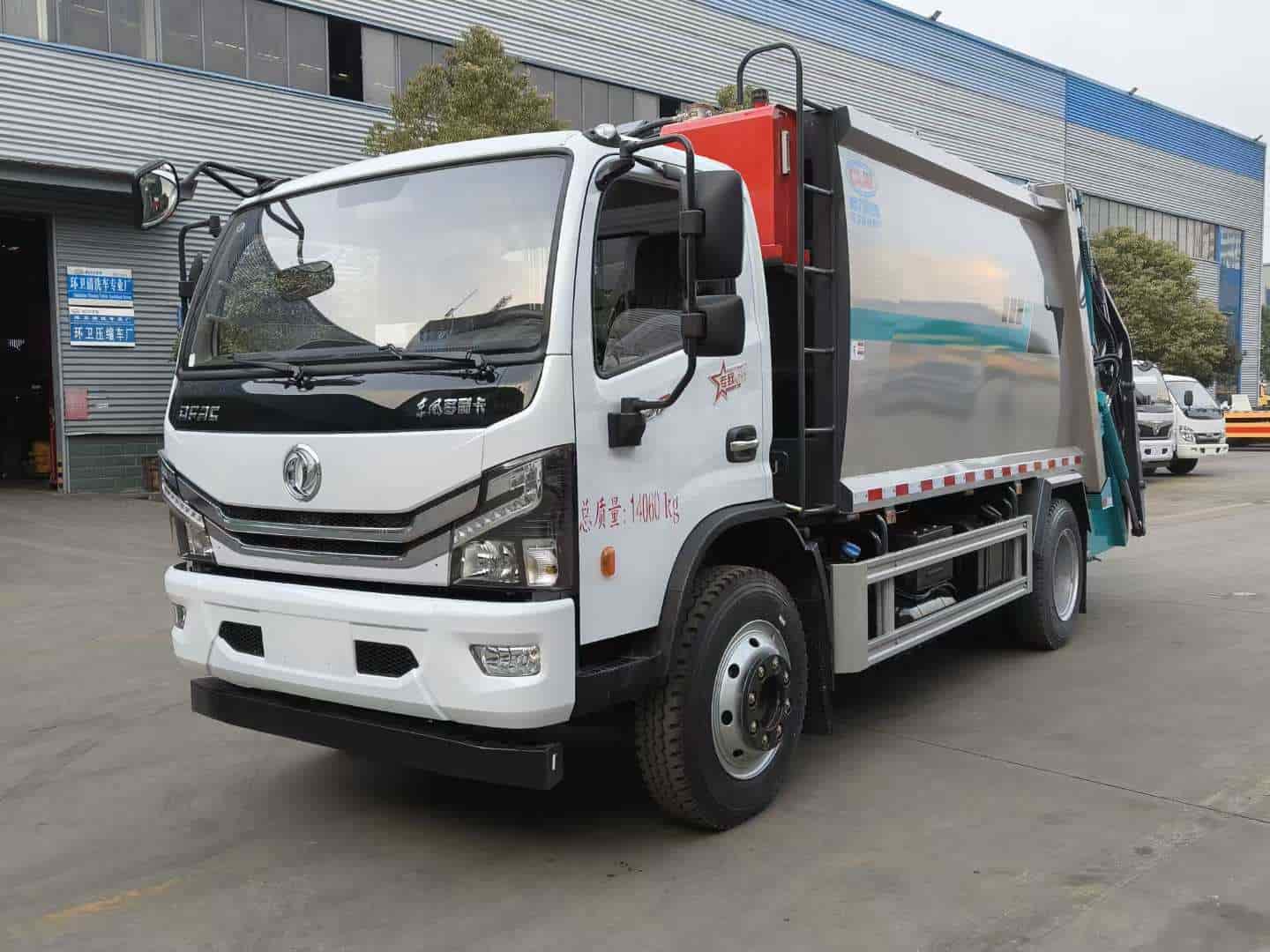 东风多利卡12方压缩垃圾车