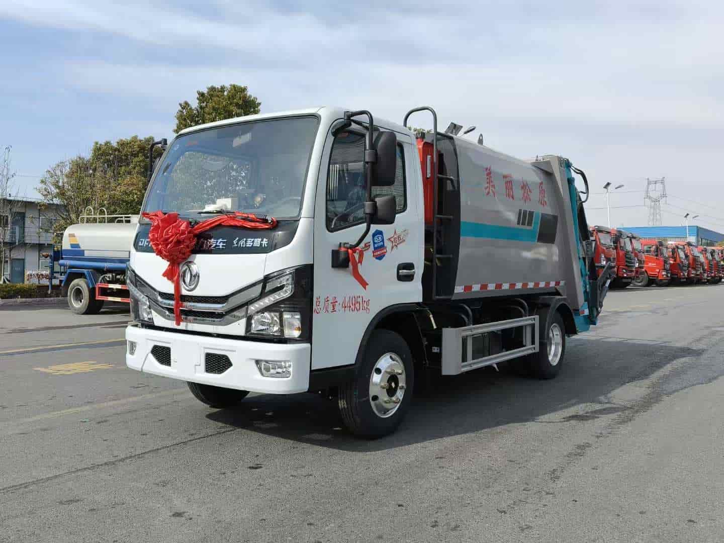 东风多利卡D5蓝牌6立方压缩垃圾车