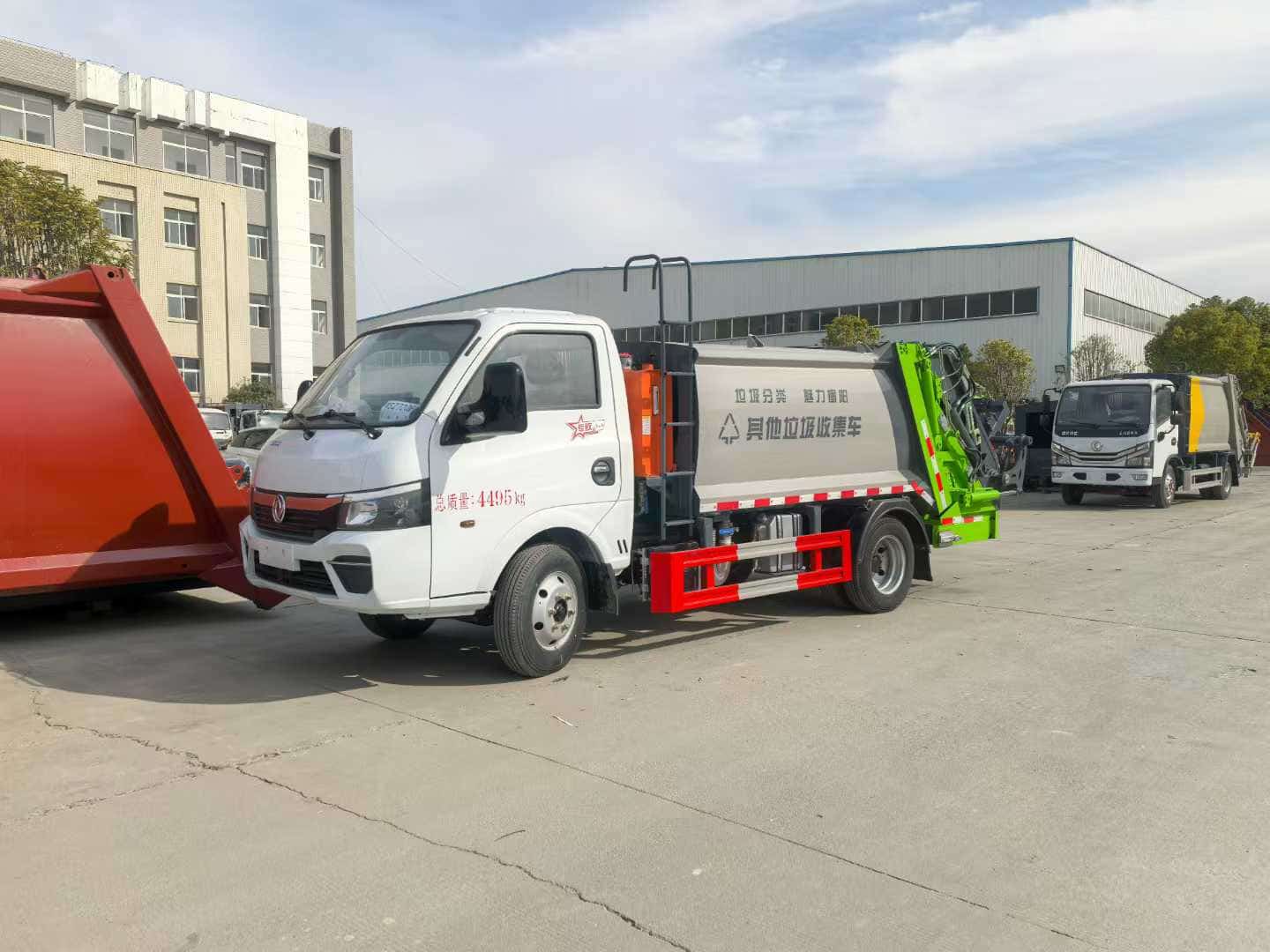 东风途逸5.2方限高2050mm蓝牌压缩垃圾车