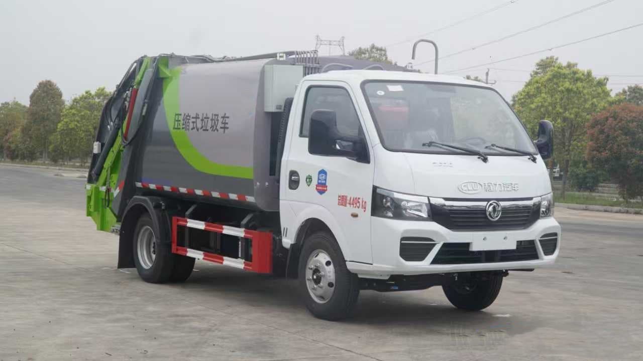 东风宽体途逸压缩垃圾车