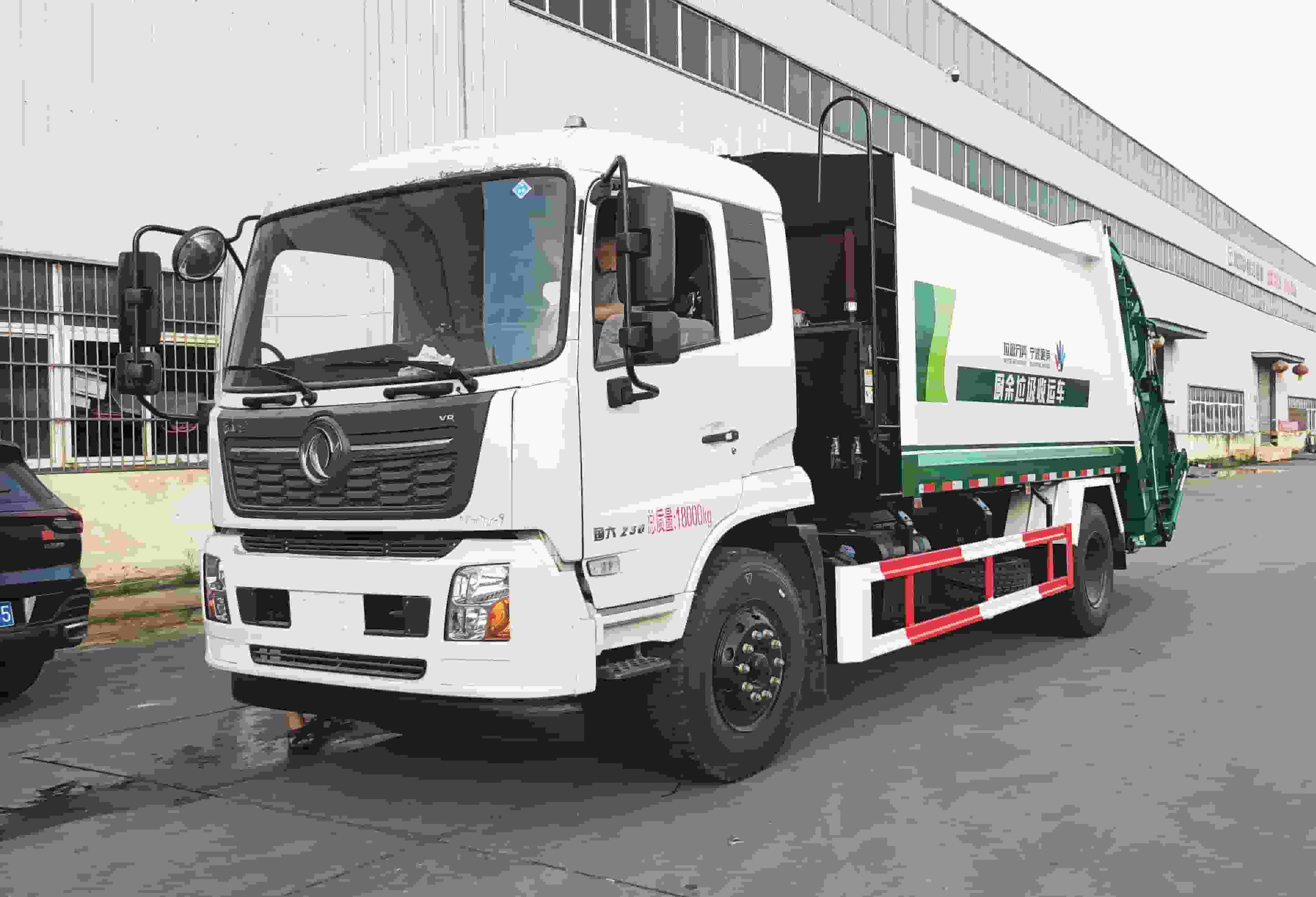 东风天锦18方压缩垃圾车