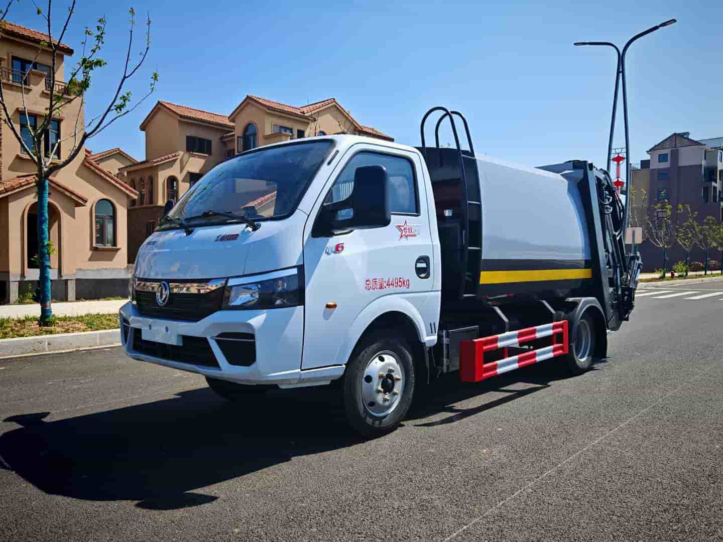 东风途逸蓝牌压缩垃圾车