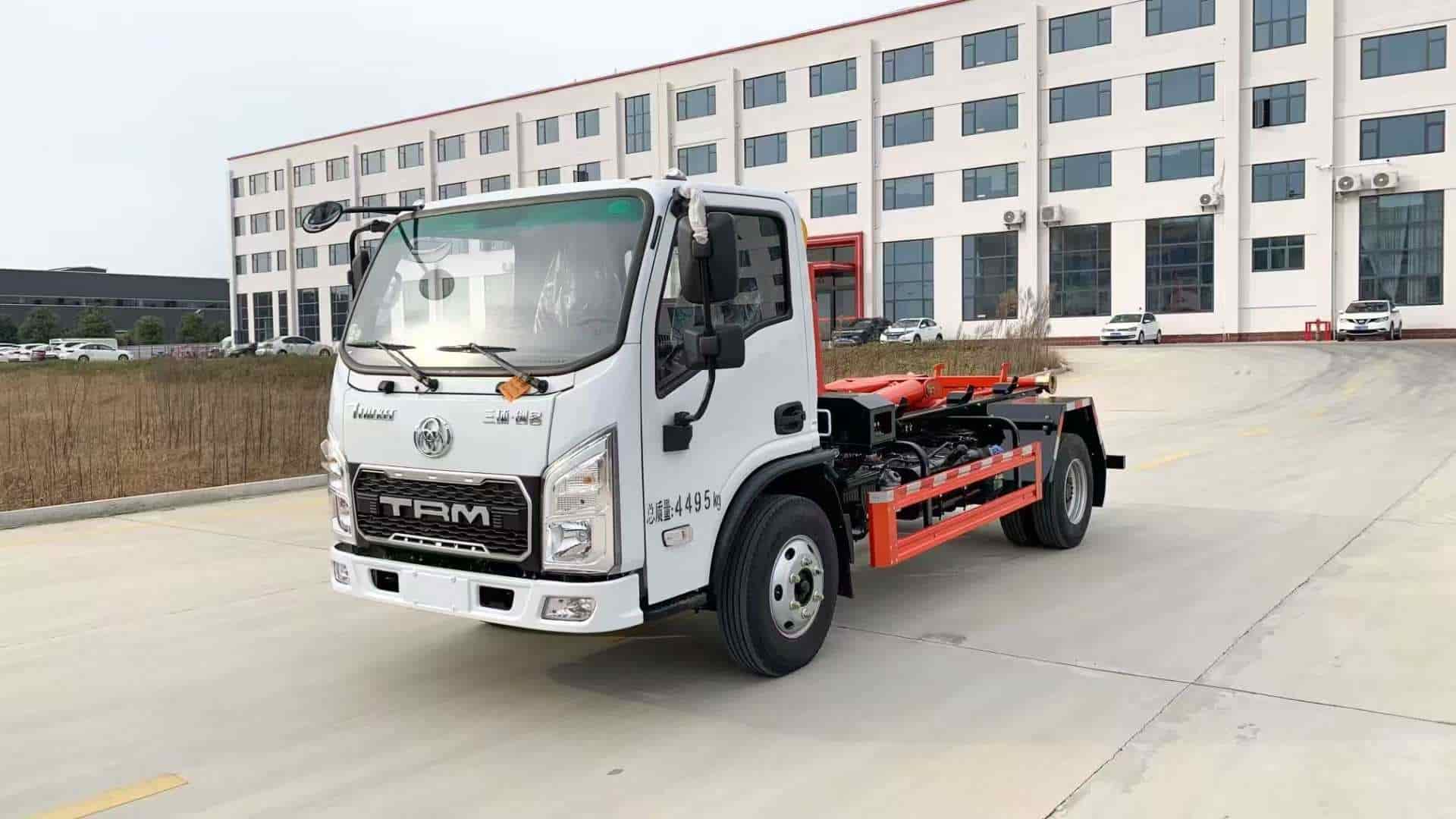 国六三环创客蓝牌重载勾臂垃圾车