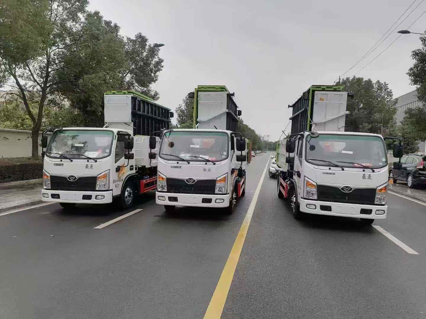 蓝牌重汽豪曼勾臂垃圾车