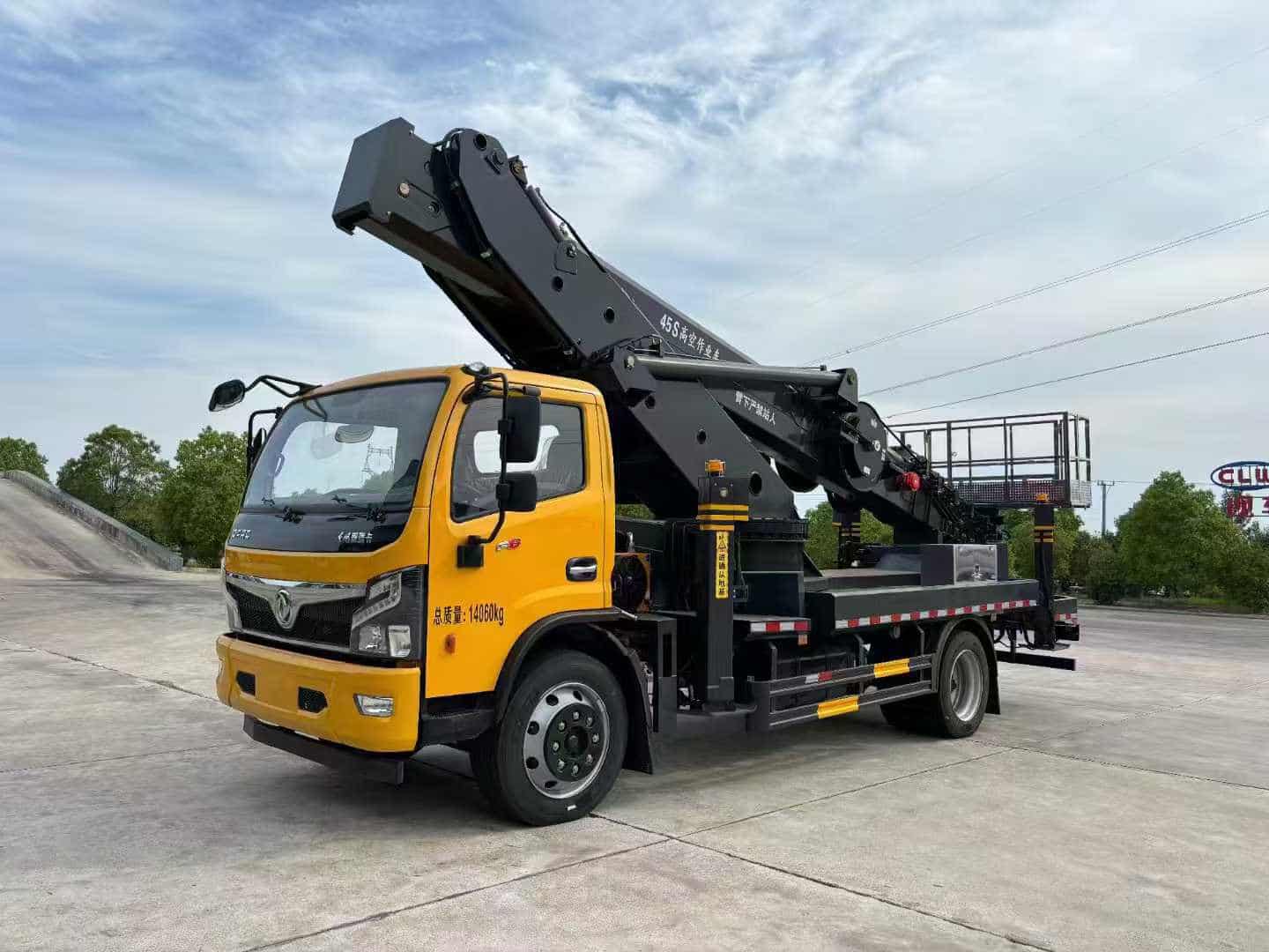 东风45米高空作业车