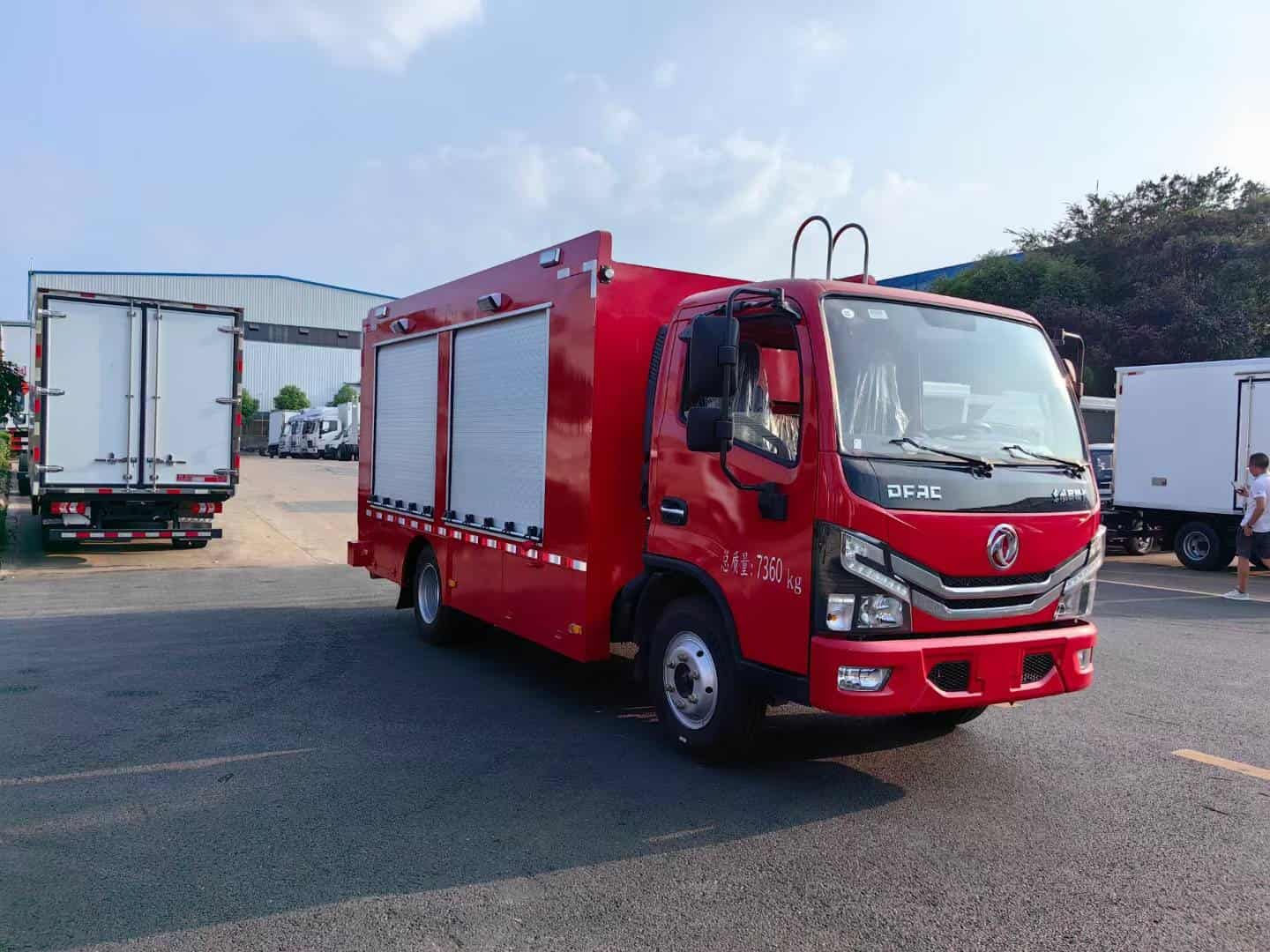 东风小多利卡装备车装备车