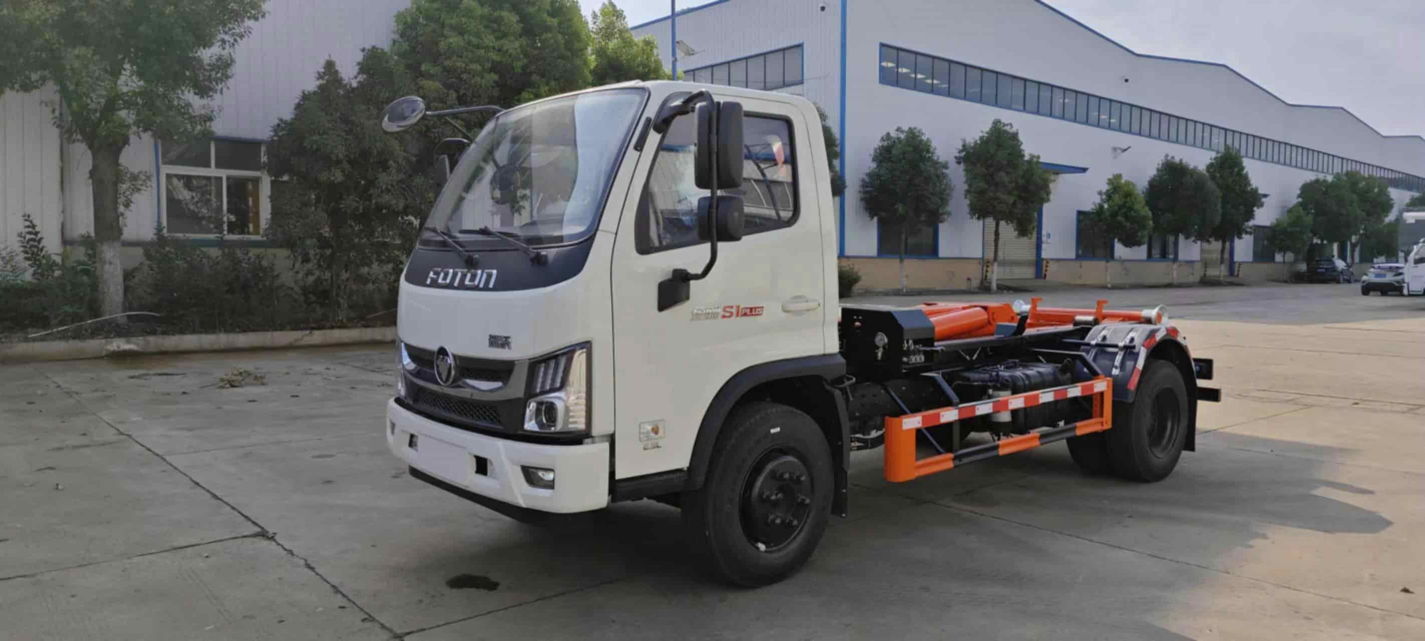 福田金刚S1蓝牌勾臂垃圾车