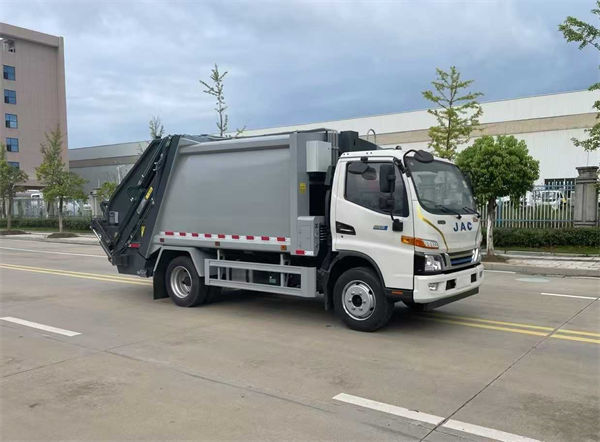 江淮骏铃混动压缩垃圾车