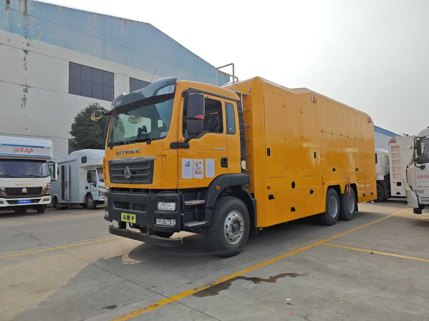 重汽汕德卡后双桥大流量排水抢险车