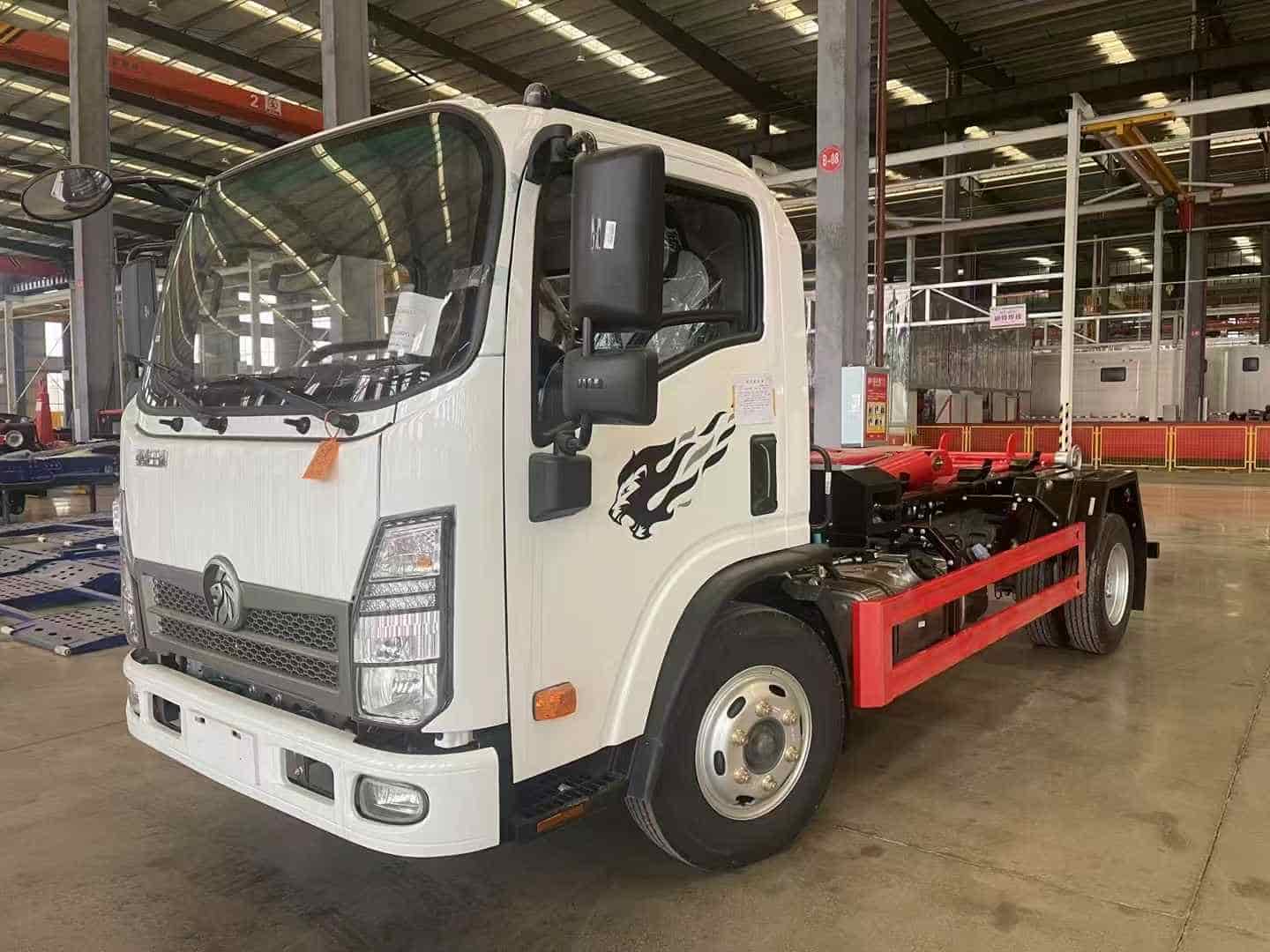 重汽王牌蓝牌勾臂垃圾车