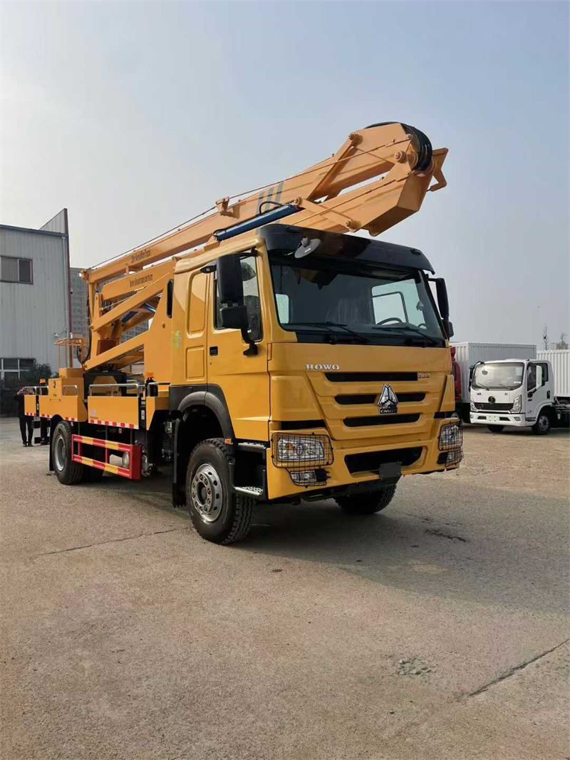 出口高空作业车26米折臂高空作业车