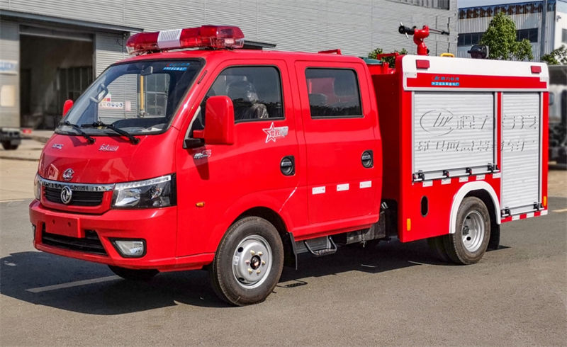 东风途逸蓝牌水罐消防车