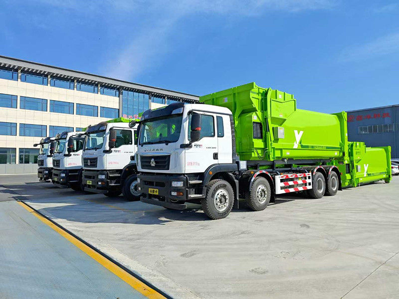 重汽汕德卡前四后八勾臂套臂垃圾车