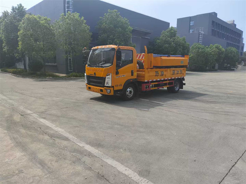 重汽蓝牌100K防撞缓冲车