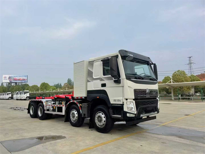 重汽豪沃前四后八新能源31t纯电动车厢可卸式垃圾车