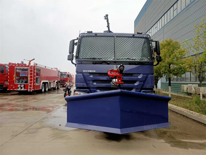 重汽豪沃防爆车