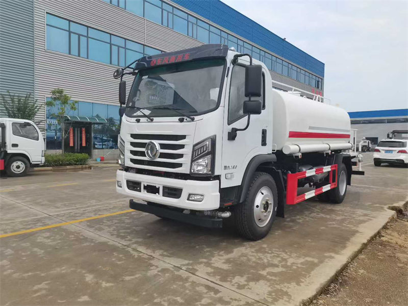 东风9.2方绿化喷洒车