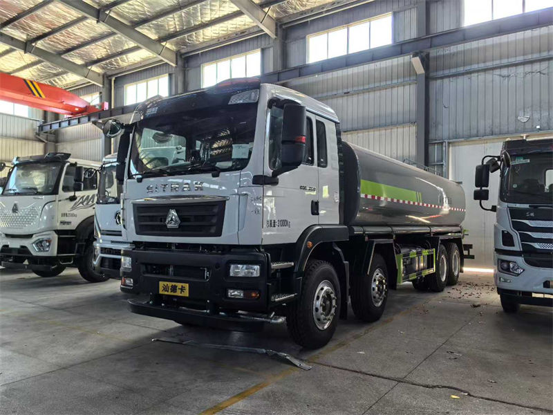 重汽汕德卡前四后八洒水车抑尘车