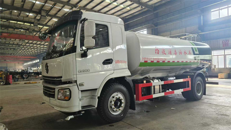 陕汽德御Q200洒水车16方单桥大容积