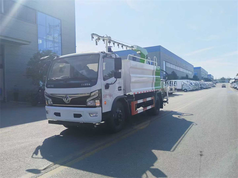 东风福瑞卡铁路抑尘车