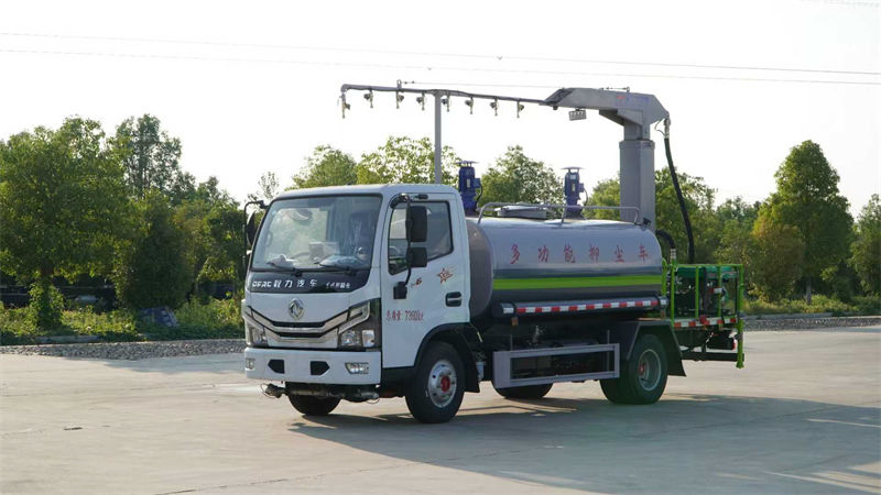 东风小多利卡铁路抑尘车