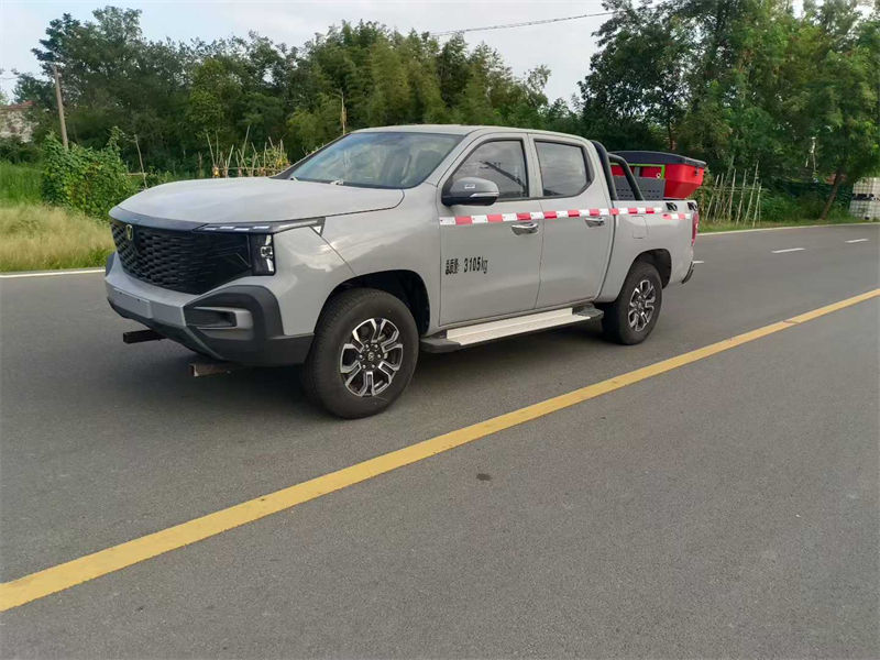 长安混动皮卡除雪车