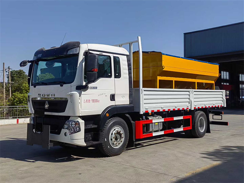 重汽豪沃TX除雪车