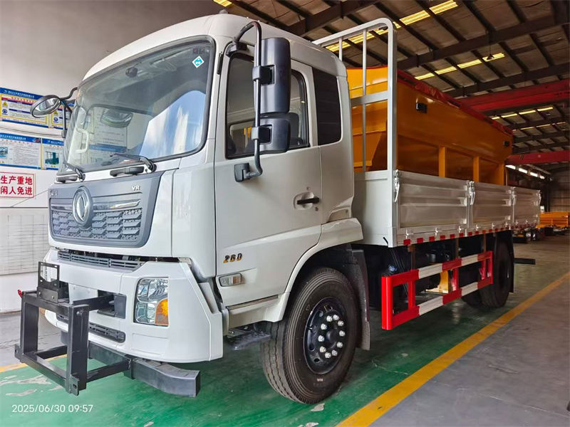 东风天锦除雪车