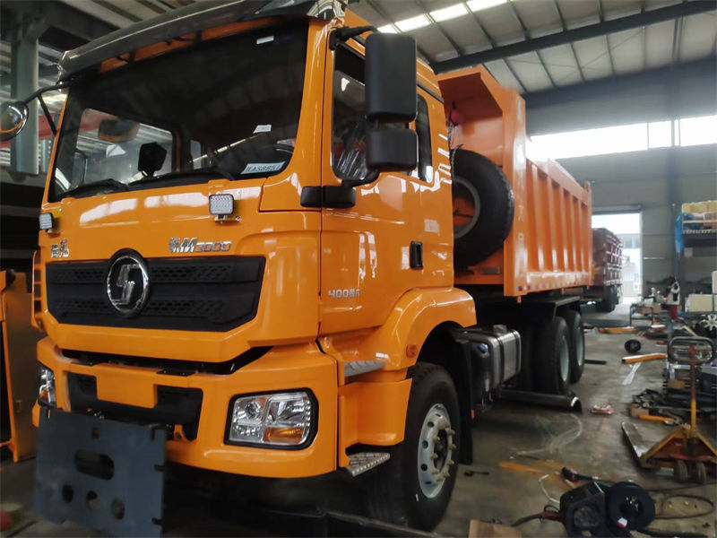 陕汽重型除雪车