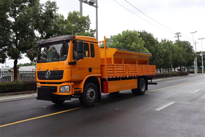 陕汽综合除雪车