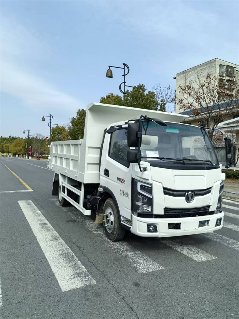 飞碟奥驰除雪车