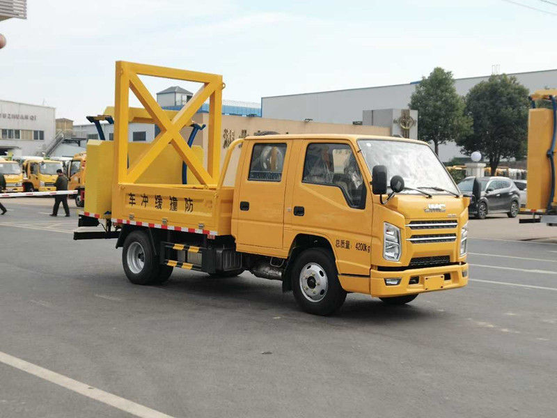 江铃双排防撞缓冲车