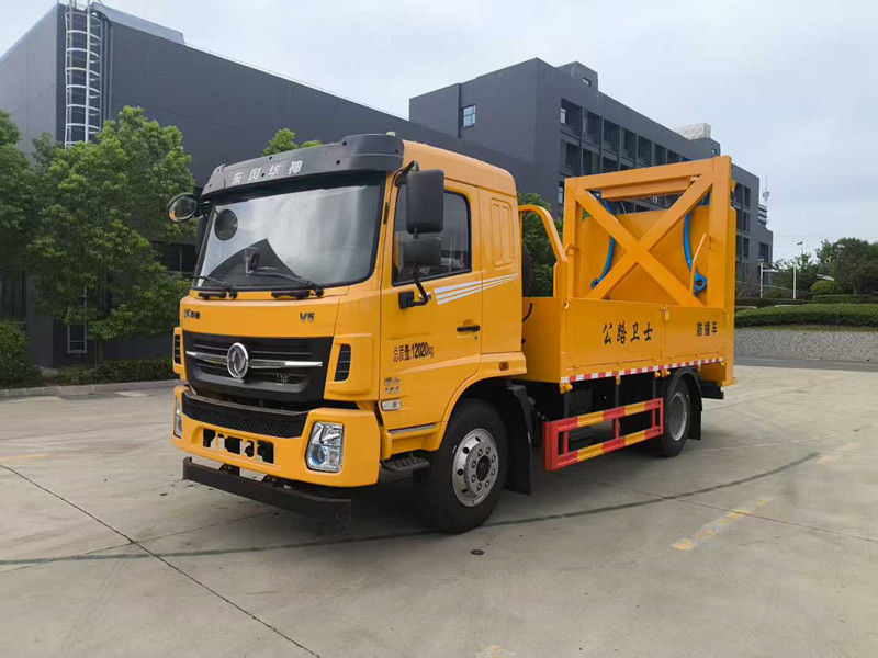 东风华神100K防撞缓冲车