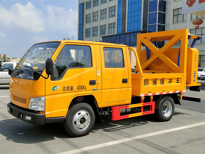 江铃顺威蓝牌防撞缓冲车