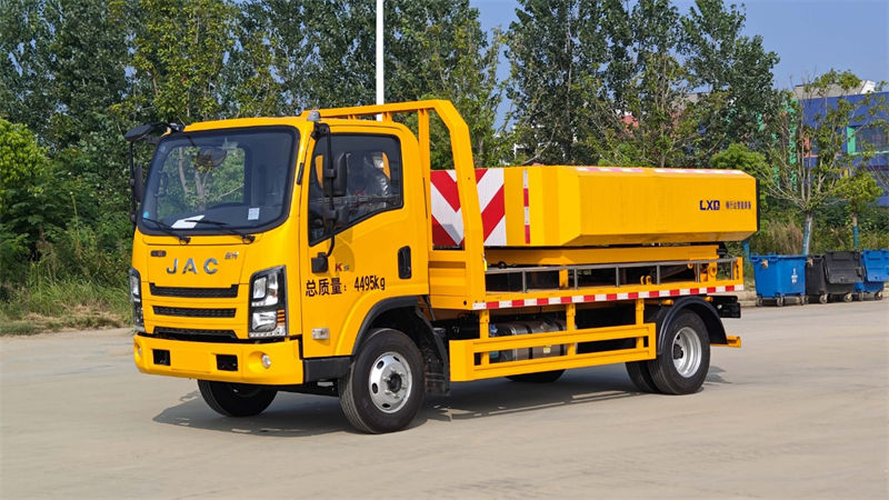 江淮蓝牌100K防撞缓冲车