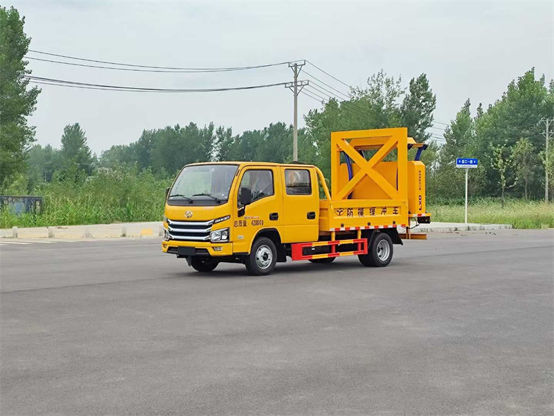 上汽蓝牌防撞缓冲车