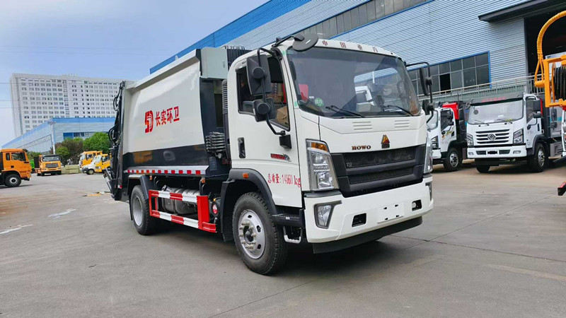 重汽豪沃悍将12立方压缩垃圾车